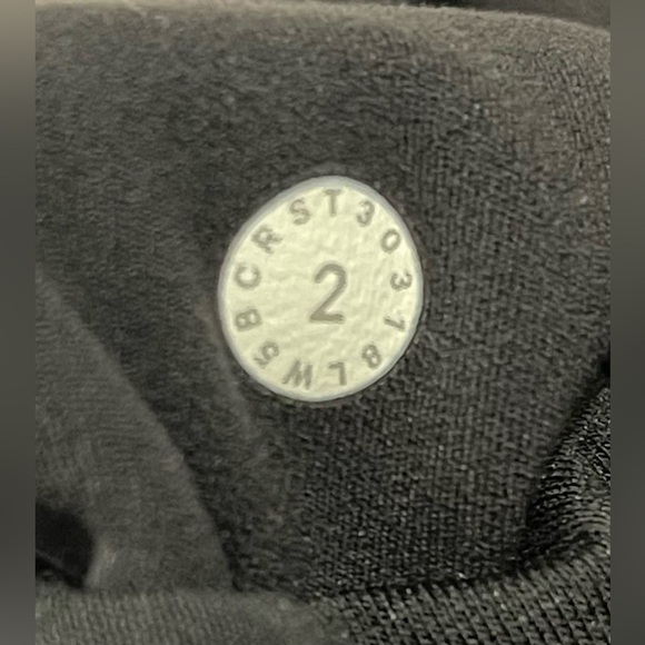 Lululemon Melodic Movement 7/8 Tight 25" inseam Black Size 2 - Picture 7 of 7